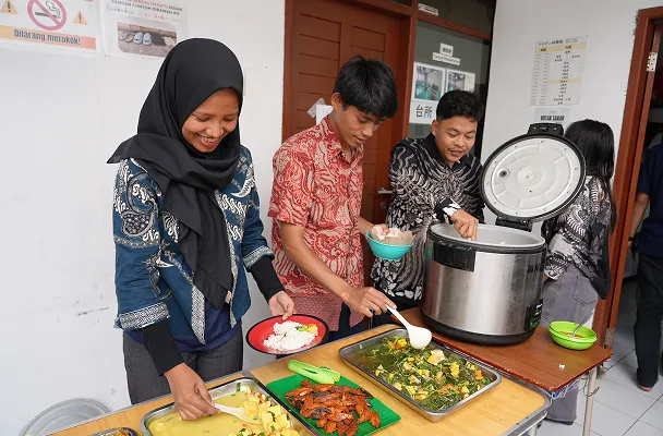 栄養たっぷりの給食で強い体を作る